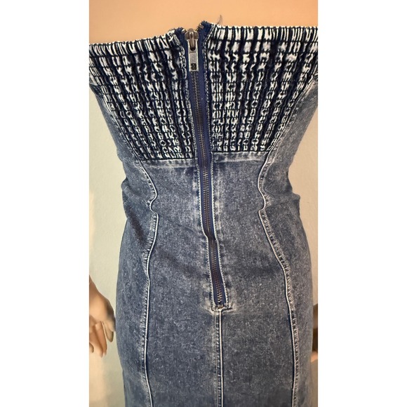 Urban Outfitters Acid Wash Blue Denim Strapless Asymmetrical UO Shiloh Dress M - Picture 8 of 16